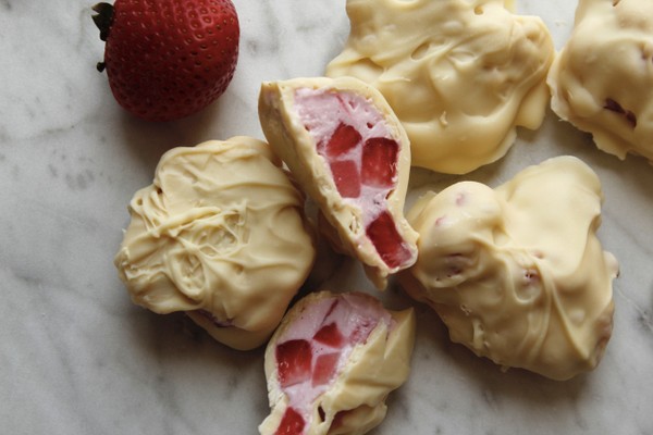 Viral Strawberries & Cream  Protein Yogurt Clusters